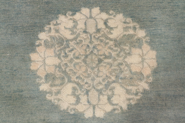 Classical Chinese (5.7 x 8.7)ft