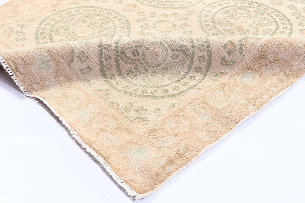 Nepalese (2.7 x 13.1)ft
