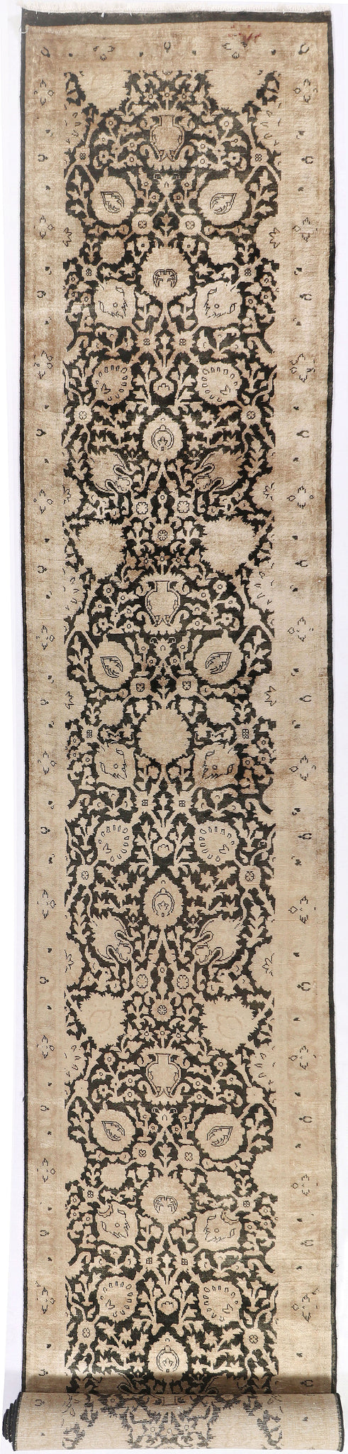 Tabriz (2.7 x 16.3)ft