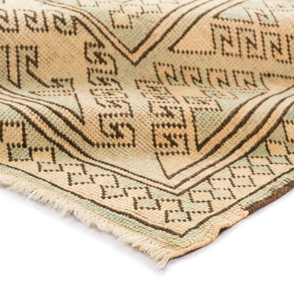 Turkish Gabbeh (5.7 x 8.7)ft